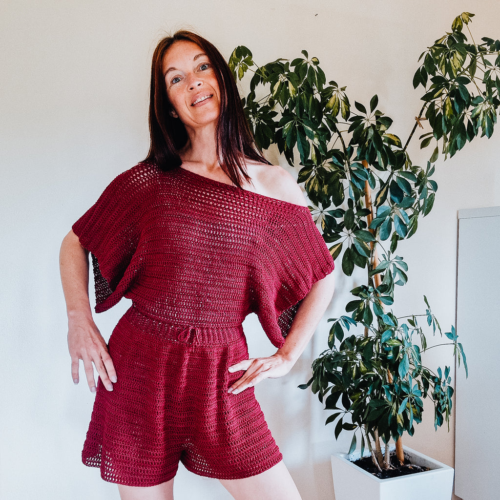 Loops Only Easy Summer Breeze romper shorts with lightweight fabric and casual fit, perfect for warm weather.