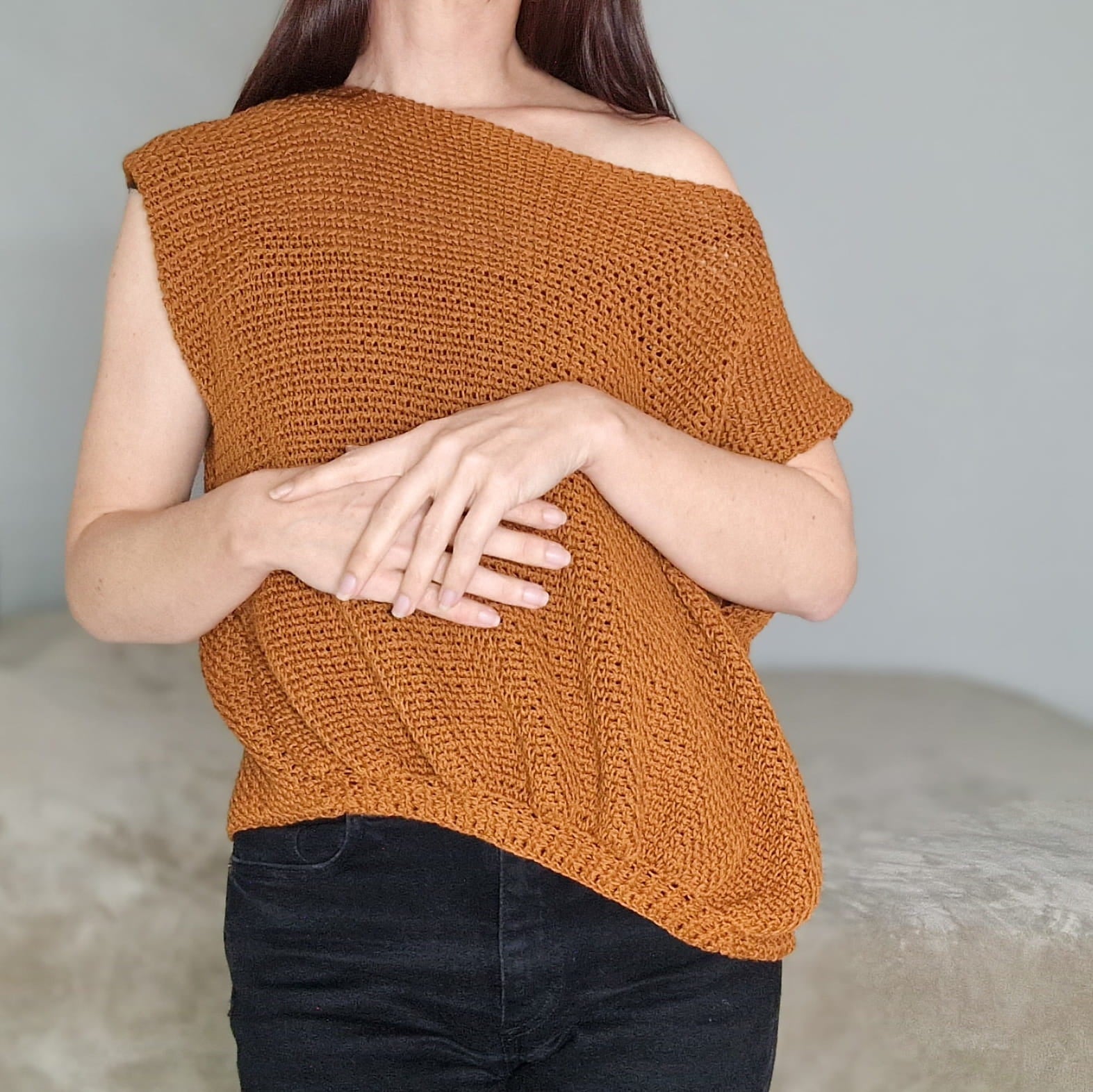 Loops Only Terra cap sleeve oversized top, lightweight and relaxed fit, in a stylish casual design with a rounded neckline.