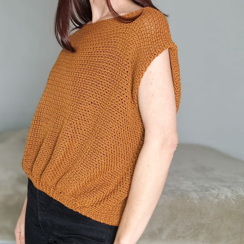 Loops Only Terra cap sleeve oversized top in soft fabric, featuring a relaxed fit and stylish design, ideal for casual wear.