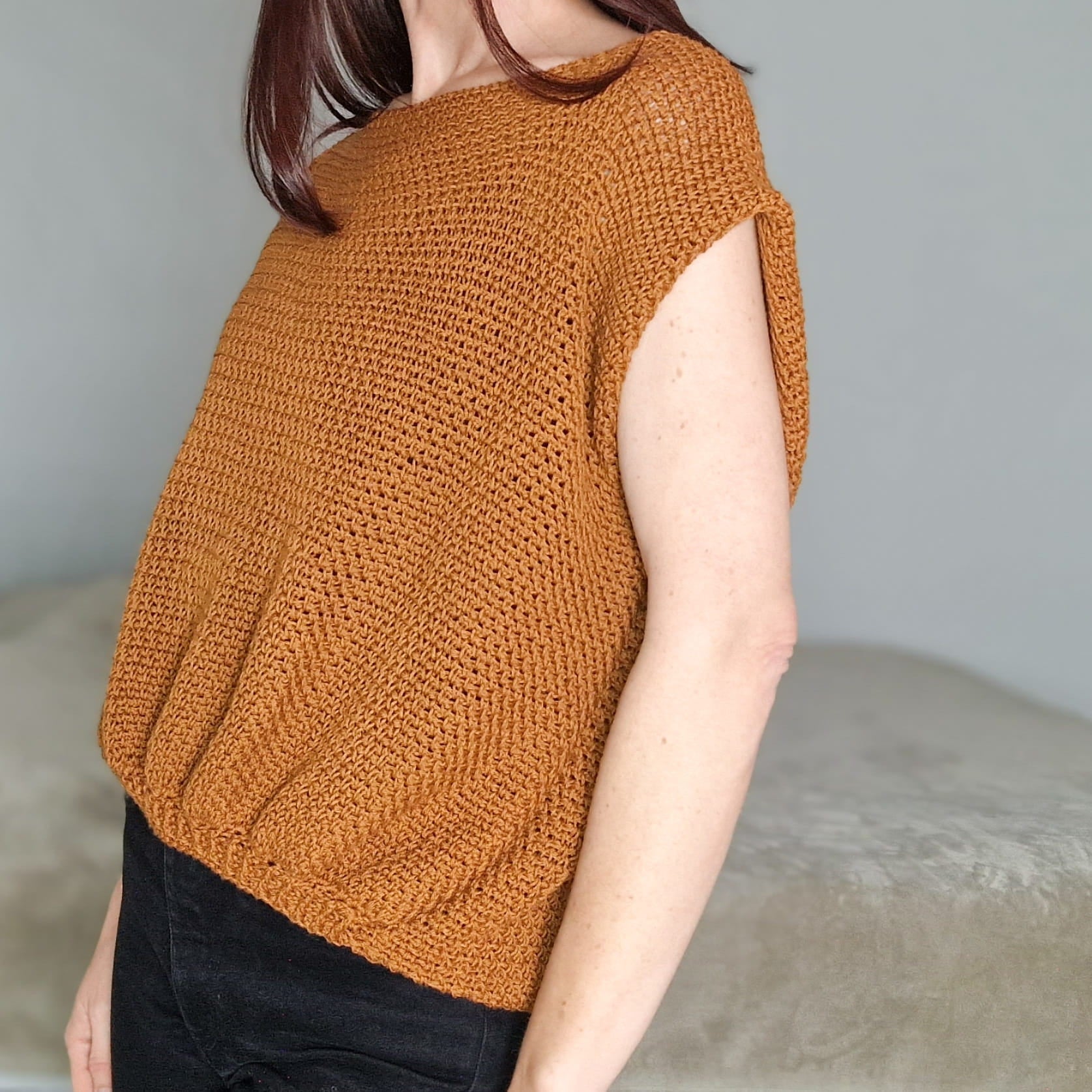 Loops Only Terra cap sleeve oversized top in soft fabric, featuring a relaxed fit and stylish design, ideal for casual wear.