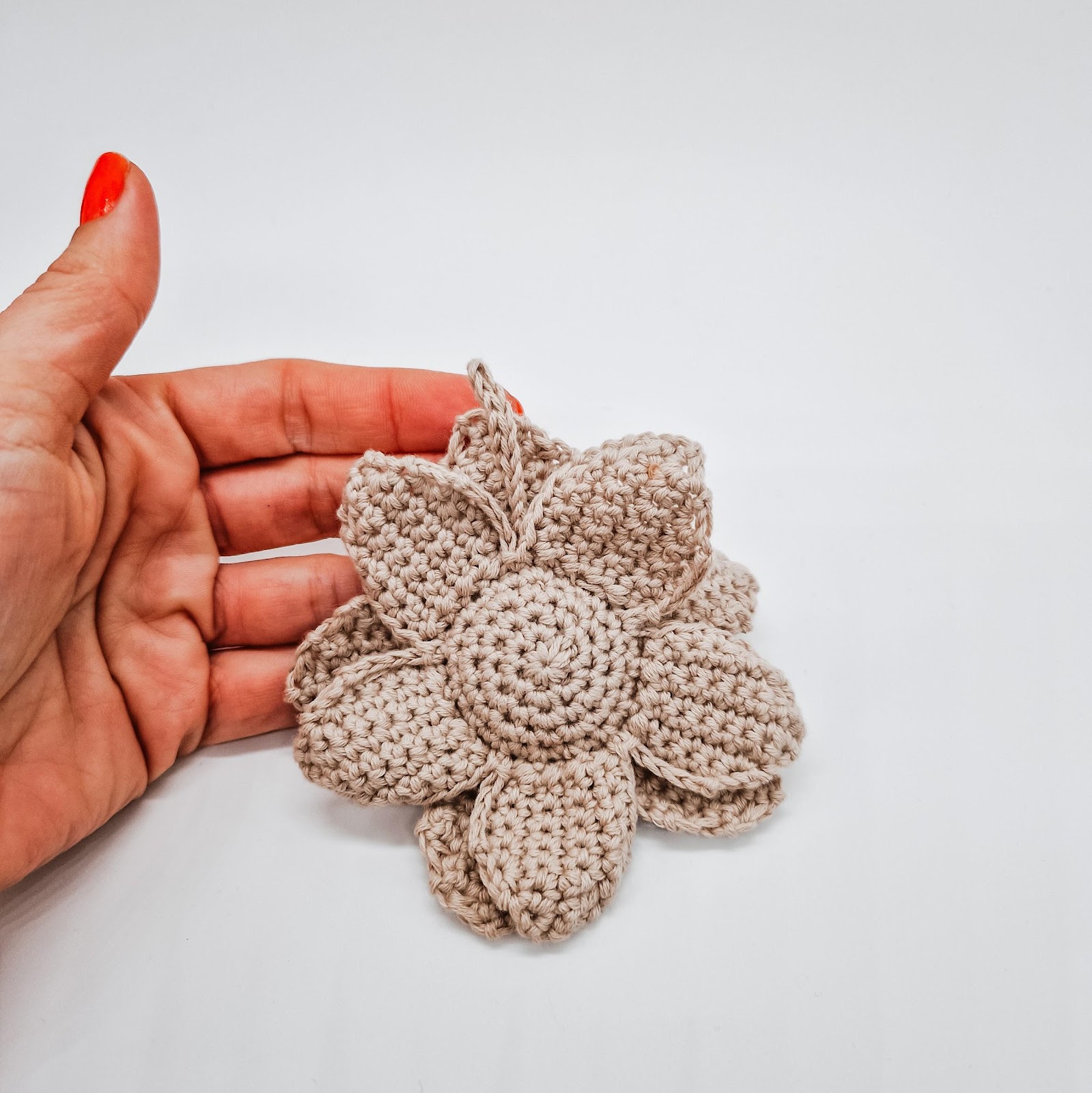 How to Crochet a Flower Keychain