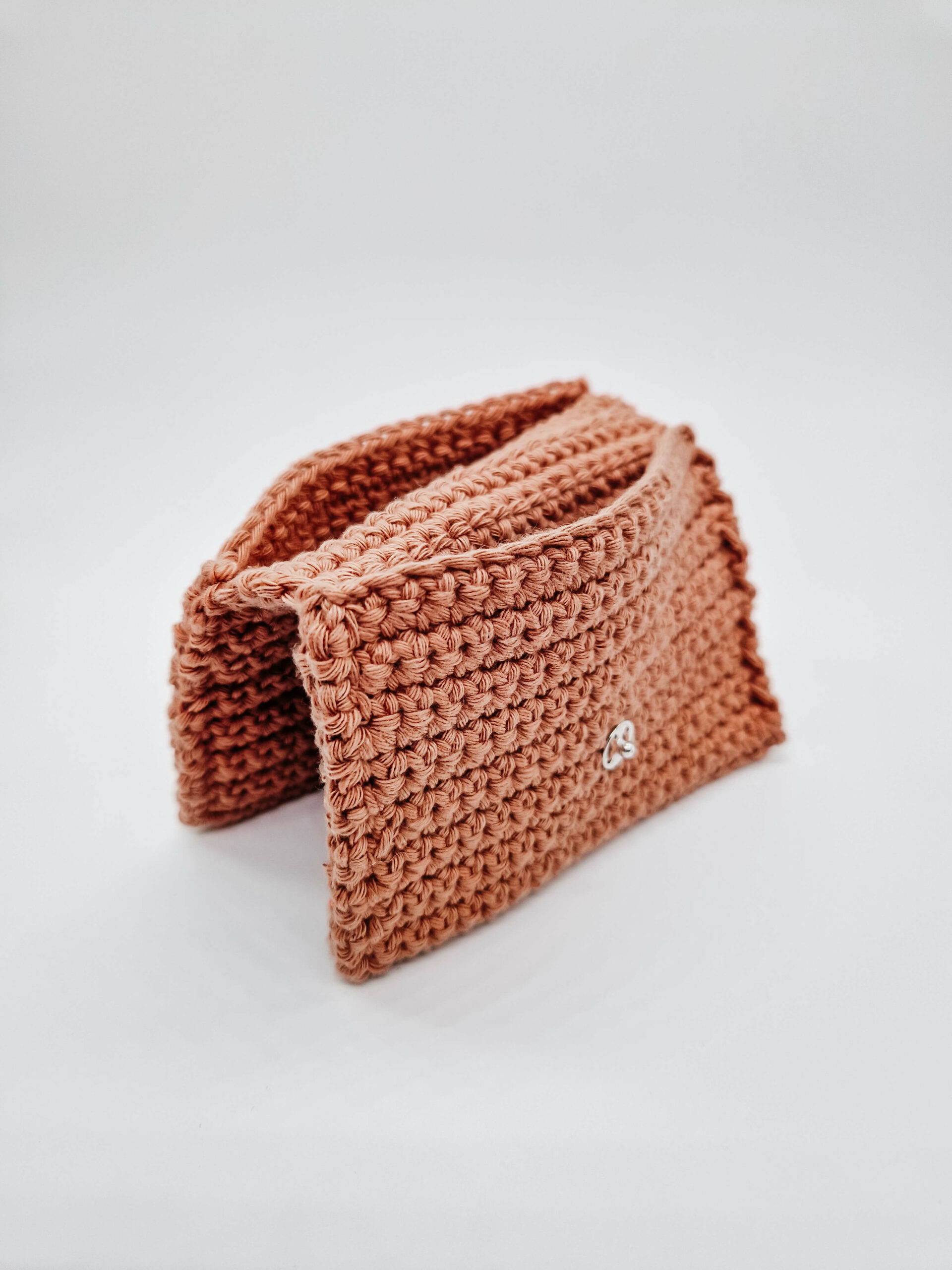 Beginner’s Guide to Crafting the Perfect Single Crochet Wallet